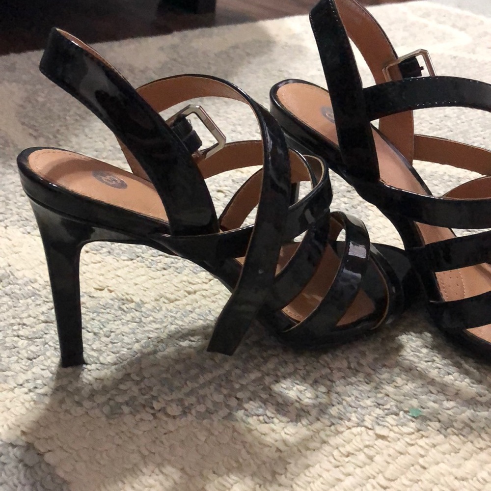 Black strap heels - Picture 2 of 4